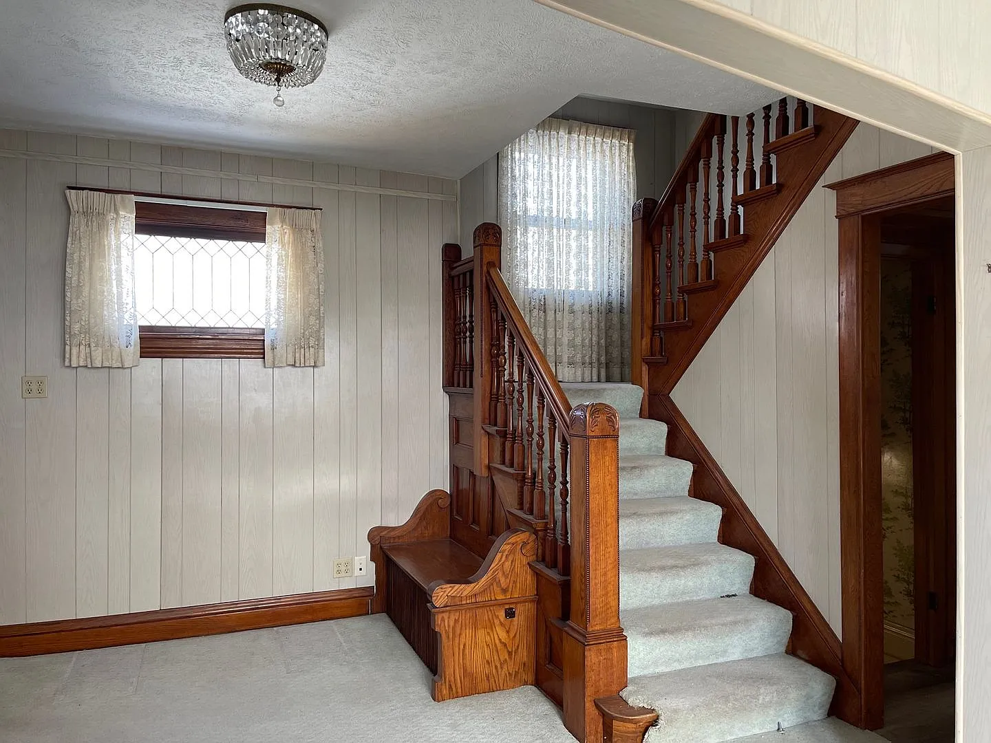Cute & Retro 3 Bedroom Home in Midtown w/ Garage! — Photo 4