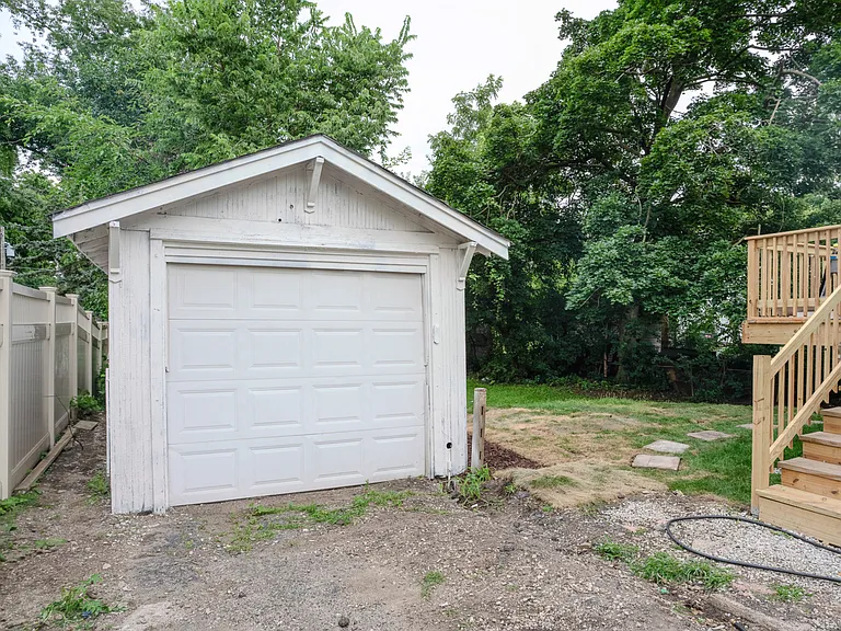 523 S Monterey Ave — Photo 30