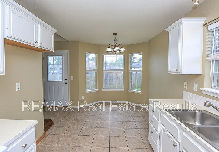 621 Bliss Cir — Photo 13