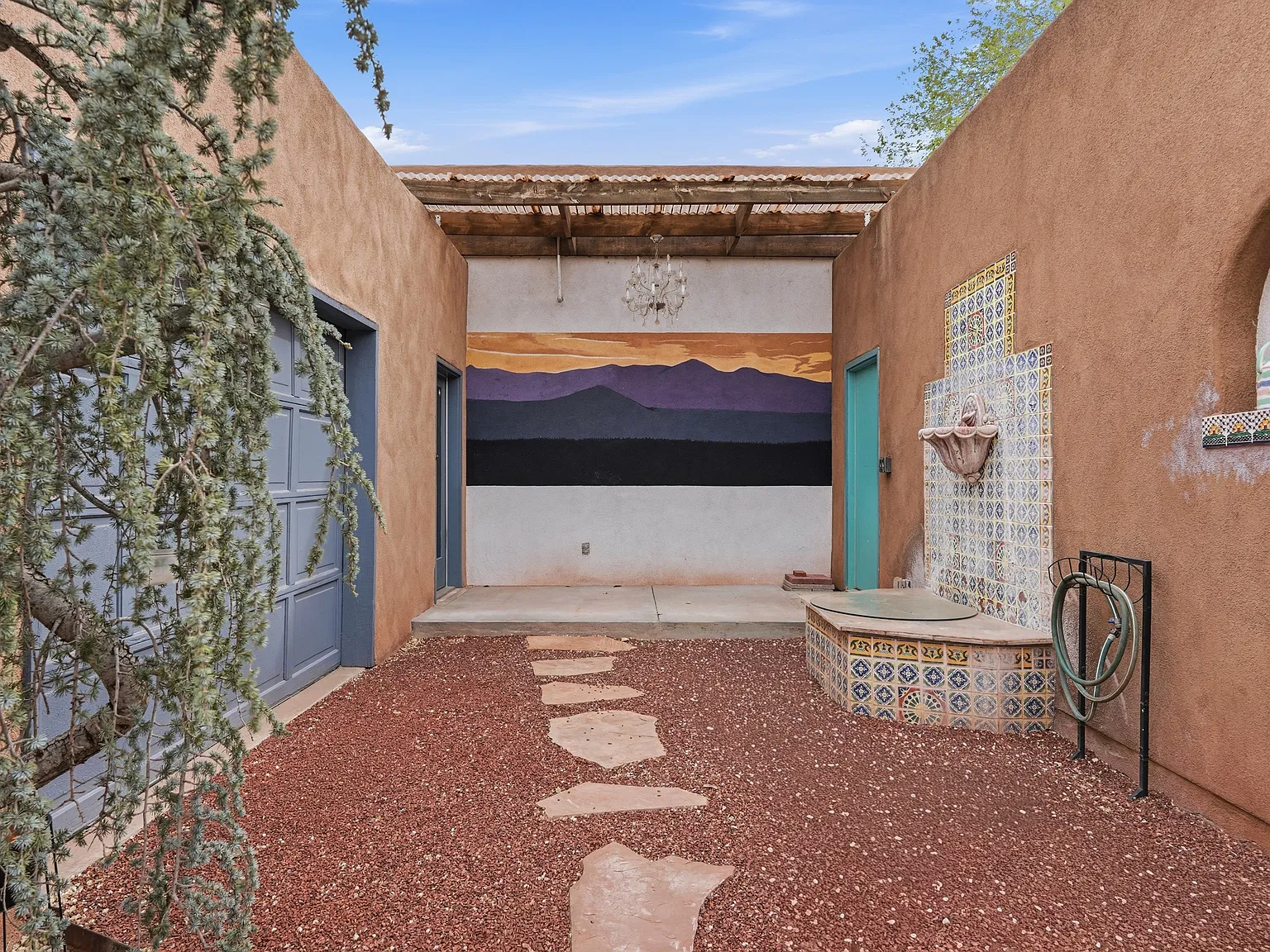 Northview Ln NW, Albuquerque — Photo 2