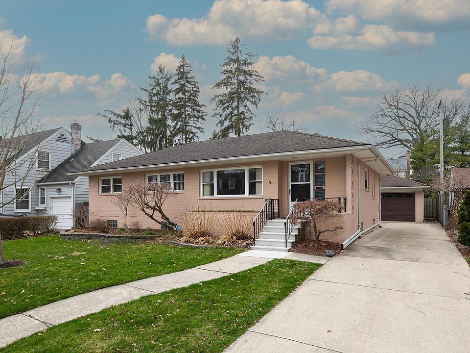 1st image of 789 Loraine St