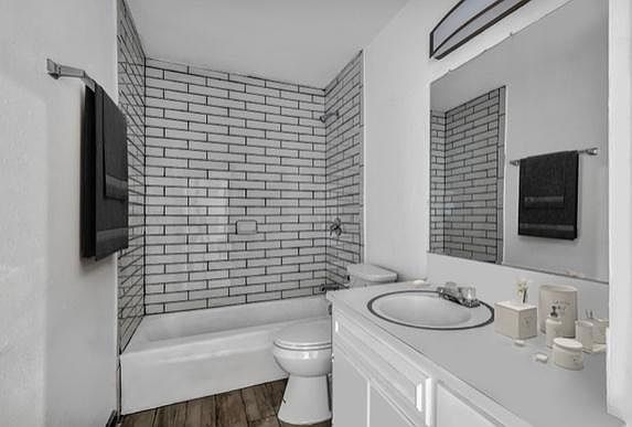 4th image of 107 W Lola Dr #107
