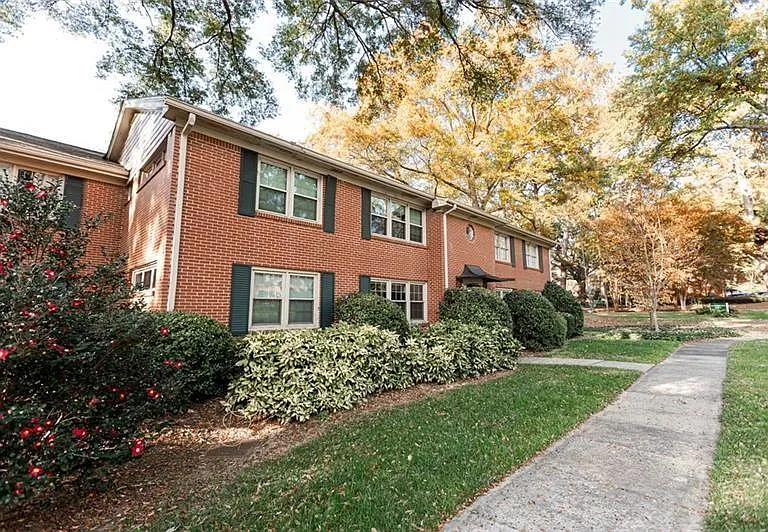 425 Lindbergh Dr NE #G1 — Photo 1