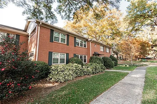 425 Lindbergh Dr NE #G1 Photo 1