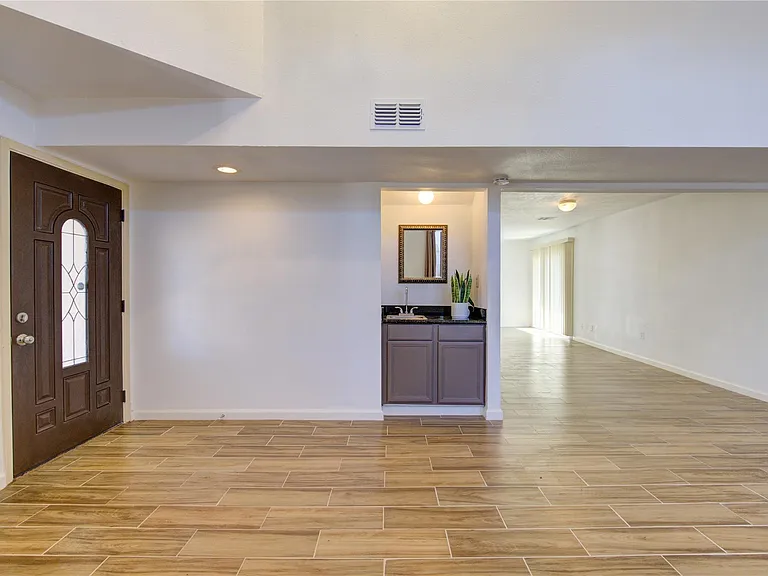 4403 Willow Beach Dr — Photo 7