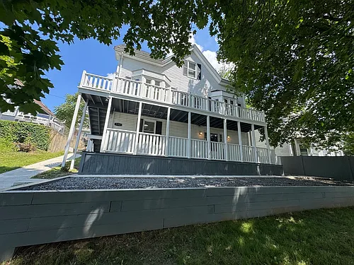 190 Common St #4 Photo 1