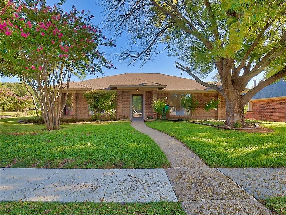 1st image of 929 Simon Dr