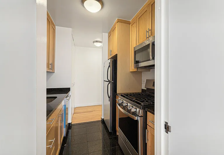 247 W 87th St #10K — Photo 8