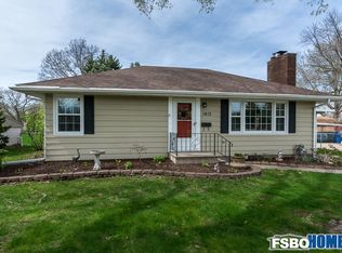 1412 Lincoln Rd, Bettendorf, IA 52722