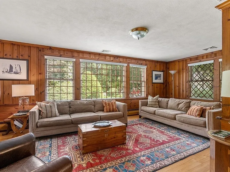 11 Nantucket Rd — Photo 14