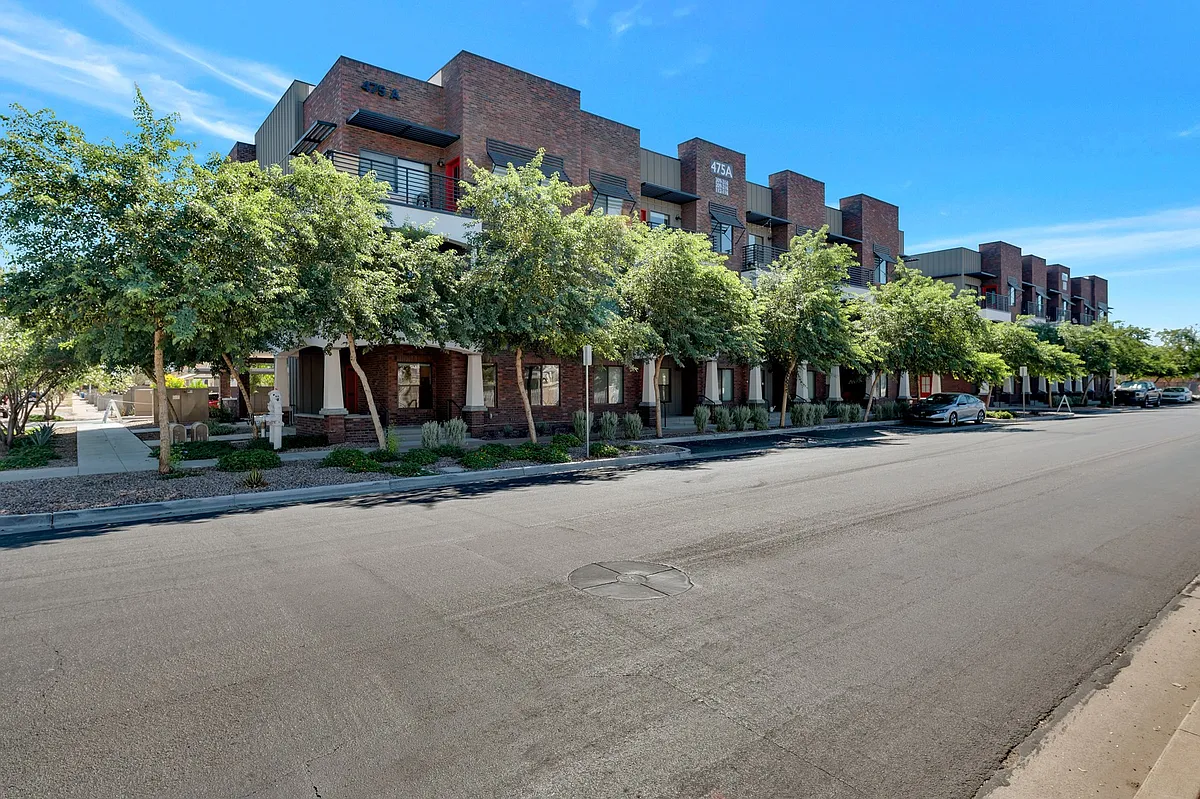 Building Photo - 475 N 9th St #112