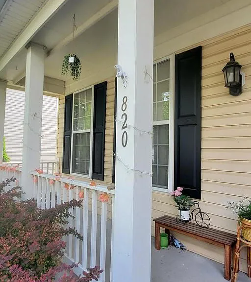 820 Saddleback Pl NE — Photo 4