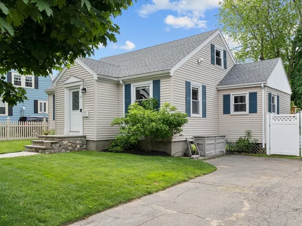 17 N Shore Ave, Danvers, MA 01923