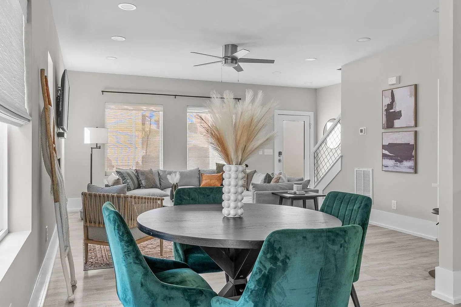 3 bed, 2.0 bath, 1270 sqft, $4,686 — Photo 3