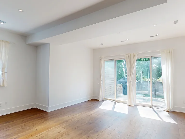 24 Kennedy Ave #UPPER — Photo 9