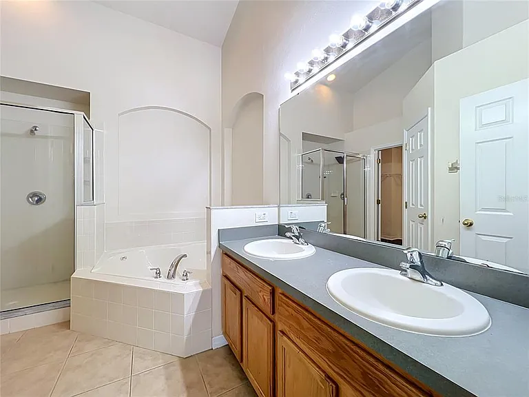 1045 Willow Branch Dr — Photo 33