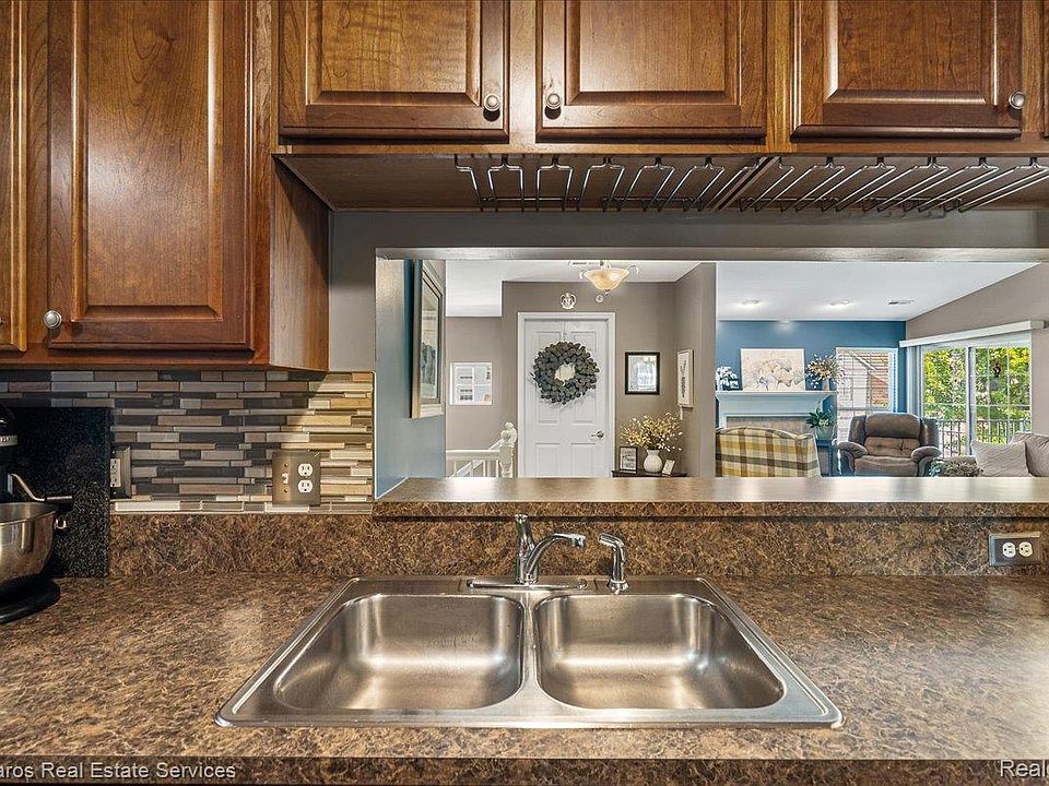 52316 Naugatuck Dr, photo 8