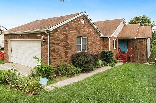 1st image of 340 Village Dr