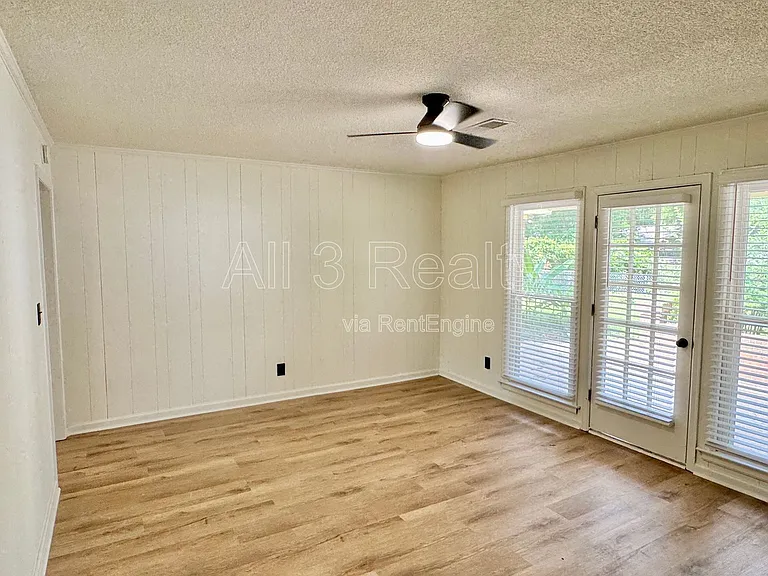 713 Dubuque Dr — Photo 10