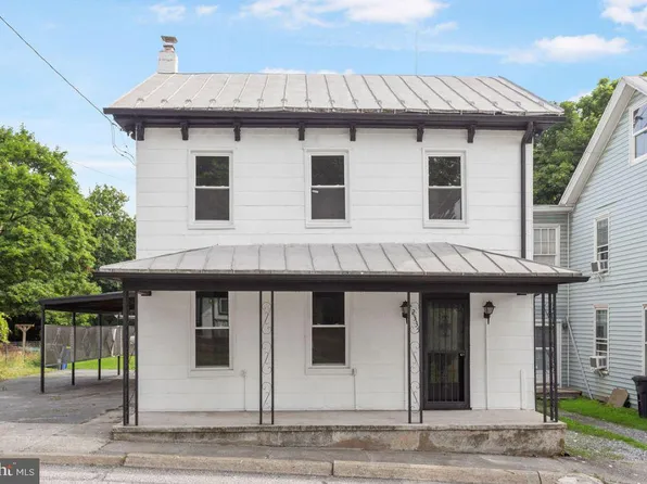 2335 Old Trail Rd, Etters, PA 17319