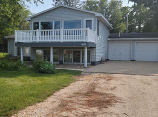 1609 Kirkwood Ave, West Okoboji, IA 51351