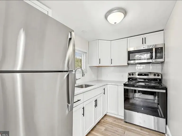 2226 E Clearfield St — Photo 6