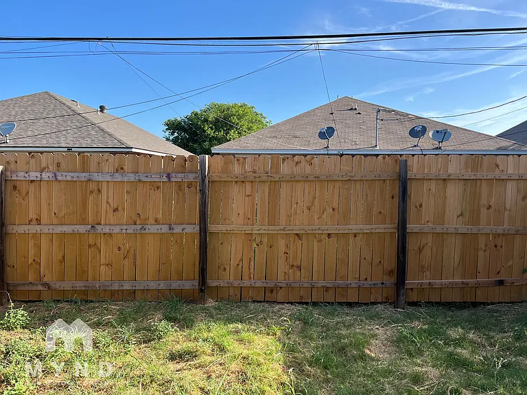 1421 E Robert St — Photo 26