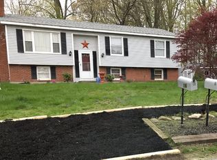 16 Sylvia Dr, Moosup, CT 06354