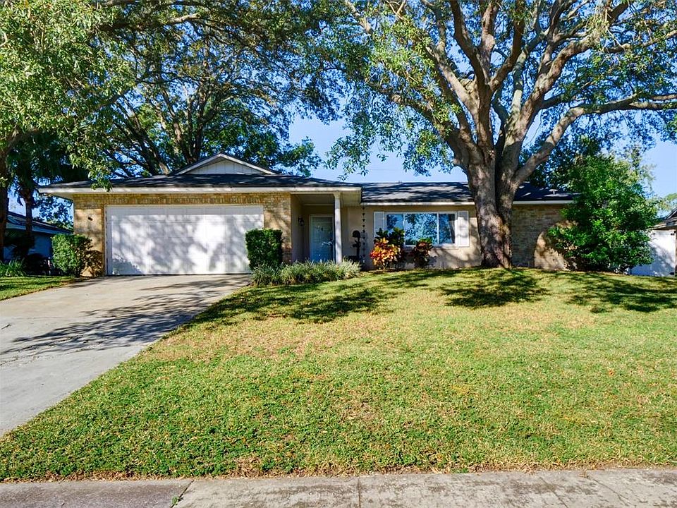 1st image of 200 Sweetbay Ln