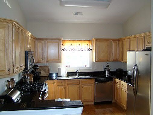 Kitchen - Granite counters