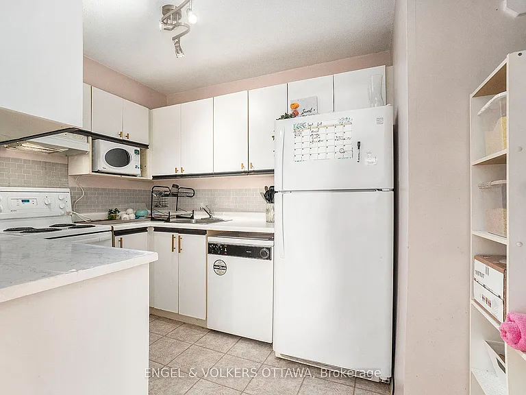 475 Laurier Ave W #907 — Photo 10