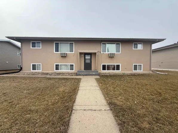 2039 5th St NW, Minot, ND 58703