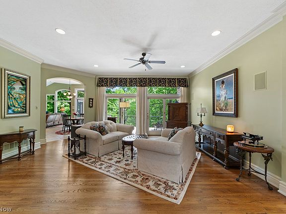 3rd image of 411 Stonebridge Dr