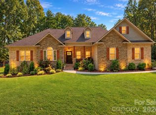320 Hidden Oaks Dr, Rockwell, NC 28138
