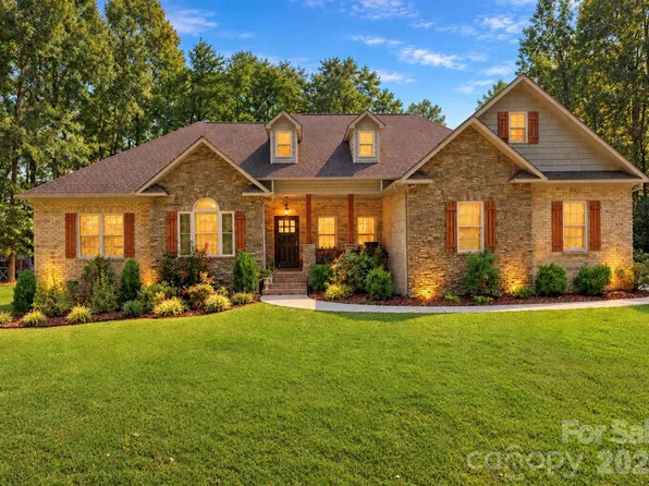 320 Hidden Oaks Dr, Rockwell, NC 28138