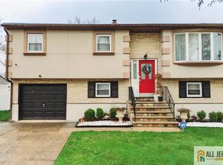527 E Washington Ave, Woodbridge, NJ 07095