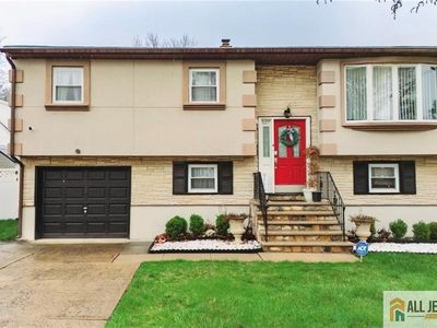 527 E Washington Ave, Woodbridge, NJ, 07095