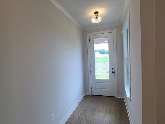 3rd image of 622 Yvonne Bend Dr
