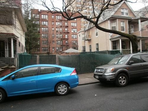 2nd image of 592 E 7th St