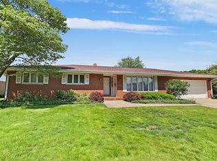 1621 Mayflower Dr, Dekalb, IL 60115