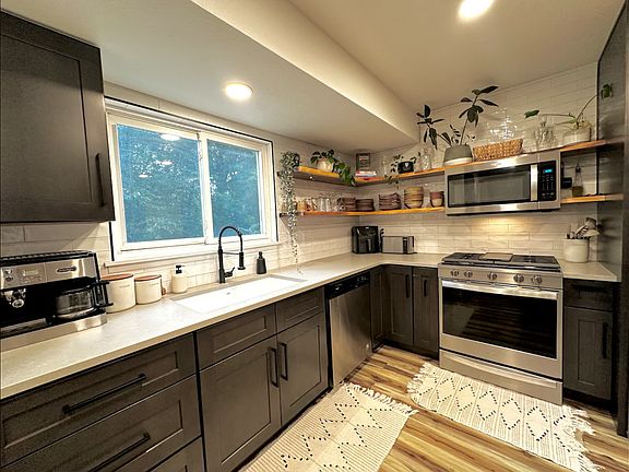 3rd image of 3516 E Summer Oaks Cir