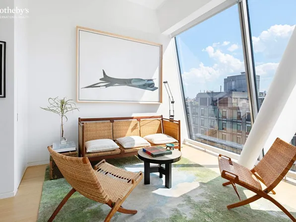 515 West 23rd Street image 13 of 26