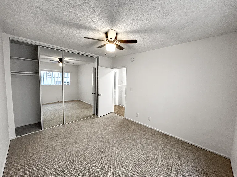 1246 Wellesley Ave #10 — Photo 16