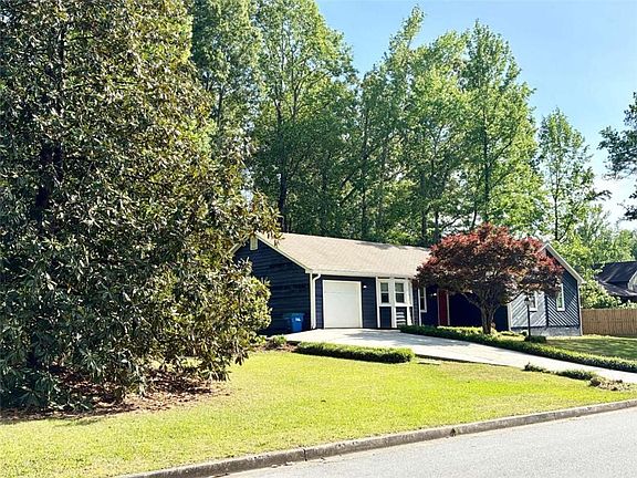 5th image of 2830 Fox Hall Ln N