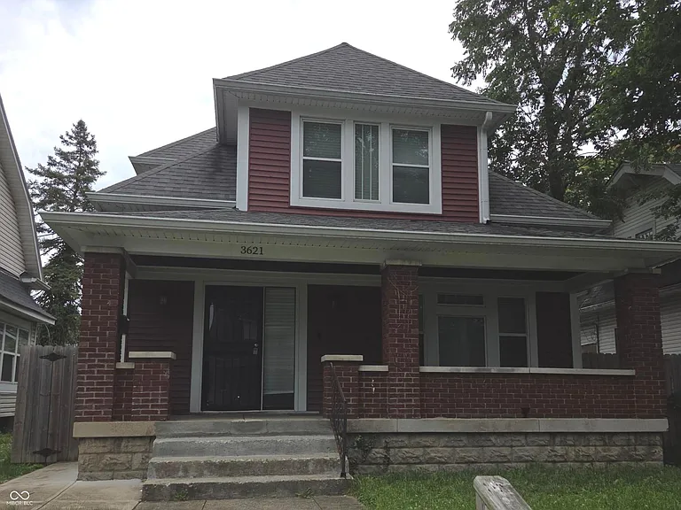 3621 N Kenwood Ave — Photo 2