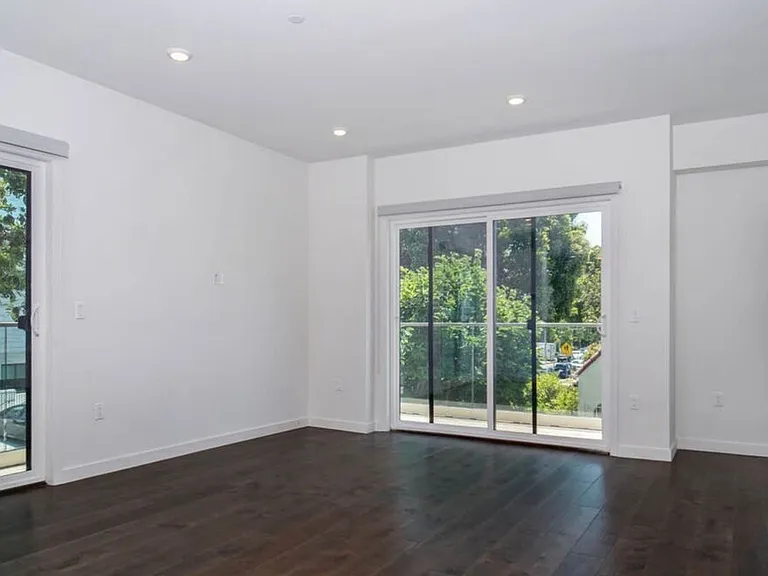 849 N Alta Vista Blvd #1 — Photo 23