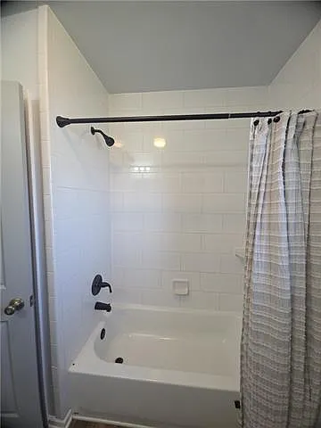 2434 Saint Anthony St — Photo 5