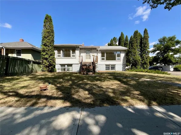 3600 REGINA AVENUE, Regina, SK S4S 0H5