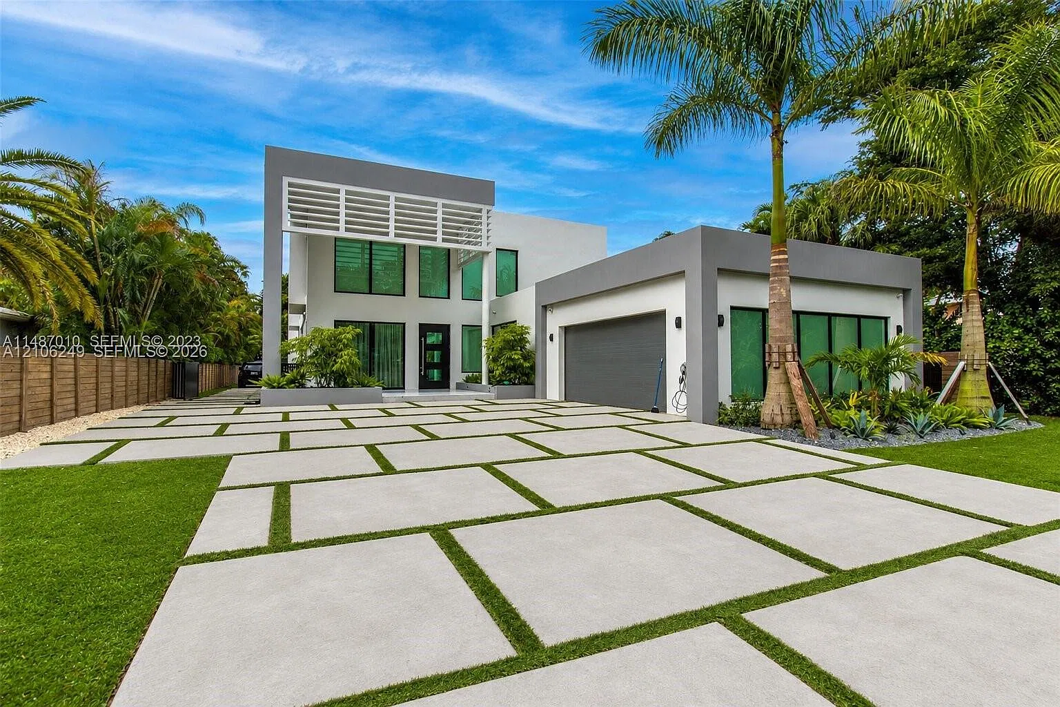 5 bed, 6.5 bath, 6040 sqft, $35,000 — Photo 3