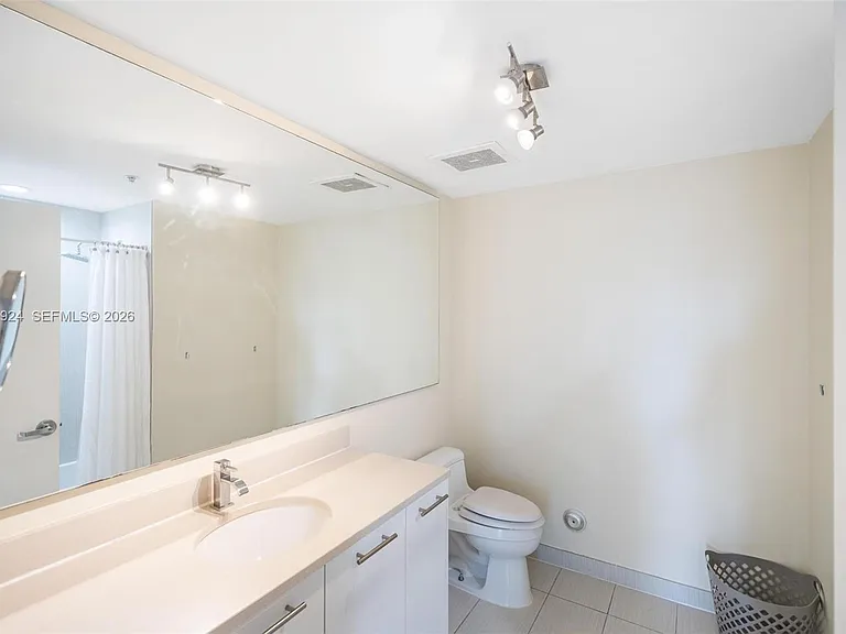 3250 NE 1st Ave #916 — Photo 25